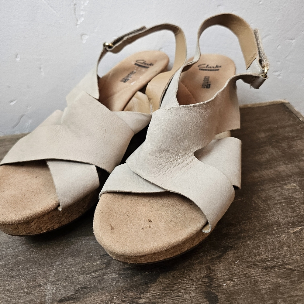 Clarks Cushion Soft Beige Leather Cork Wedge Sandals 11